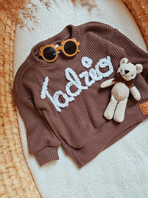 Sweterek z haftem cappucino Tadzio