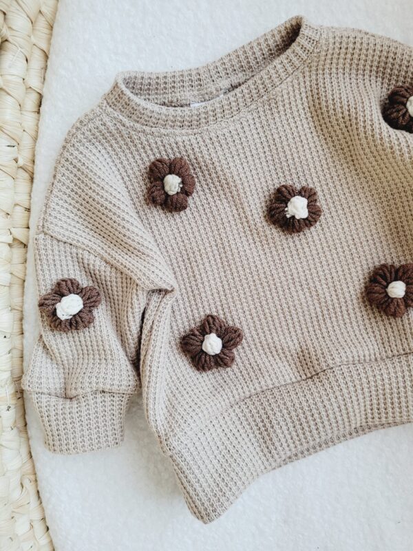 Sweterek dla dziewczynki beżowy z kwiatami brąz