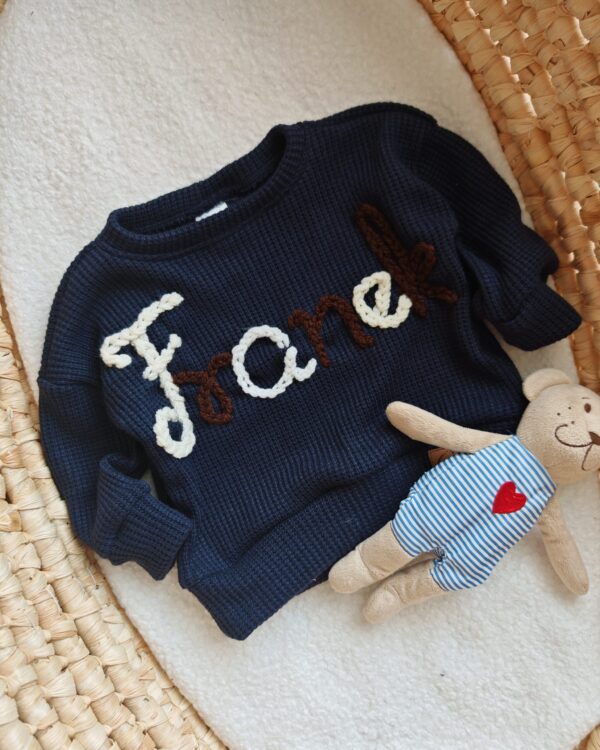 Sweterek z haftem granatowy Franek
