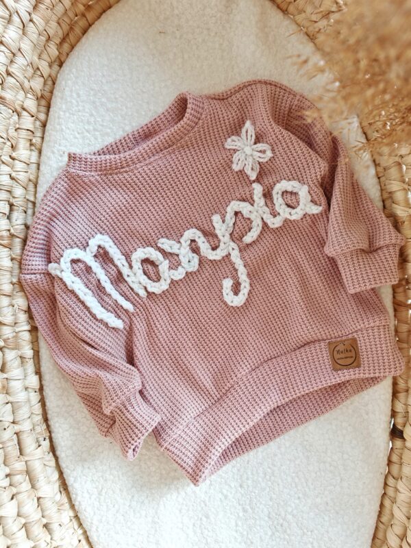 Sweterek z haftem pastelowy róż Marysia