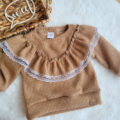 Sweterek dla dziewczynki z falbanką karmel