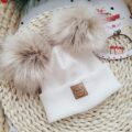 Zimowa-czapka-dziecieca-ecru-z-pomponami-bez-palony-scaled-1.jpg